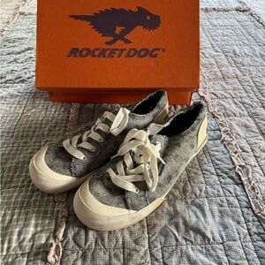 Rocket Dog Gray and White Casual Sneakers